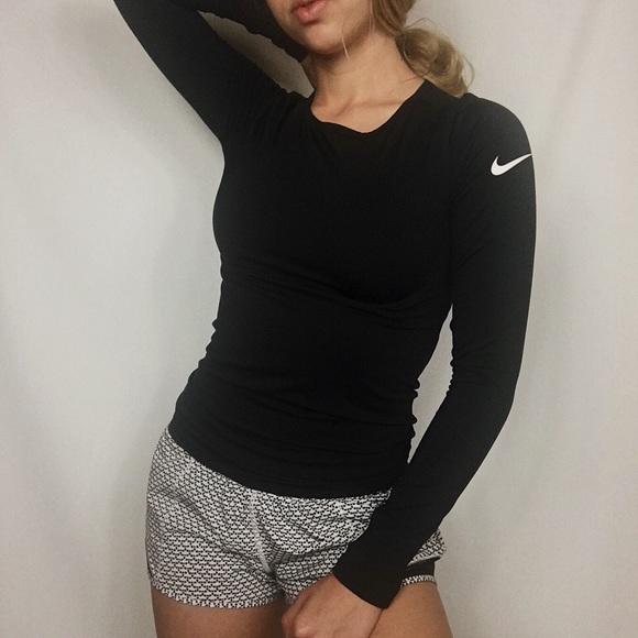 long sleeve tight workout top